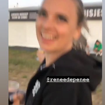 Renee Overbeeke - Screenshot and Social Media Collection in screenshot_2022 07 15 17 22 53 17_1c337646f29875672b5a61192b9010f9.jpg - hidden celebrity photo